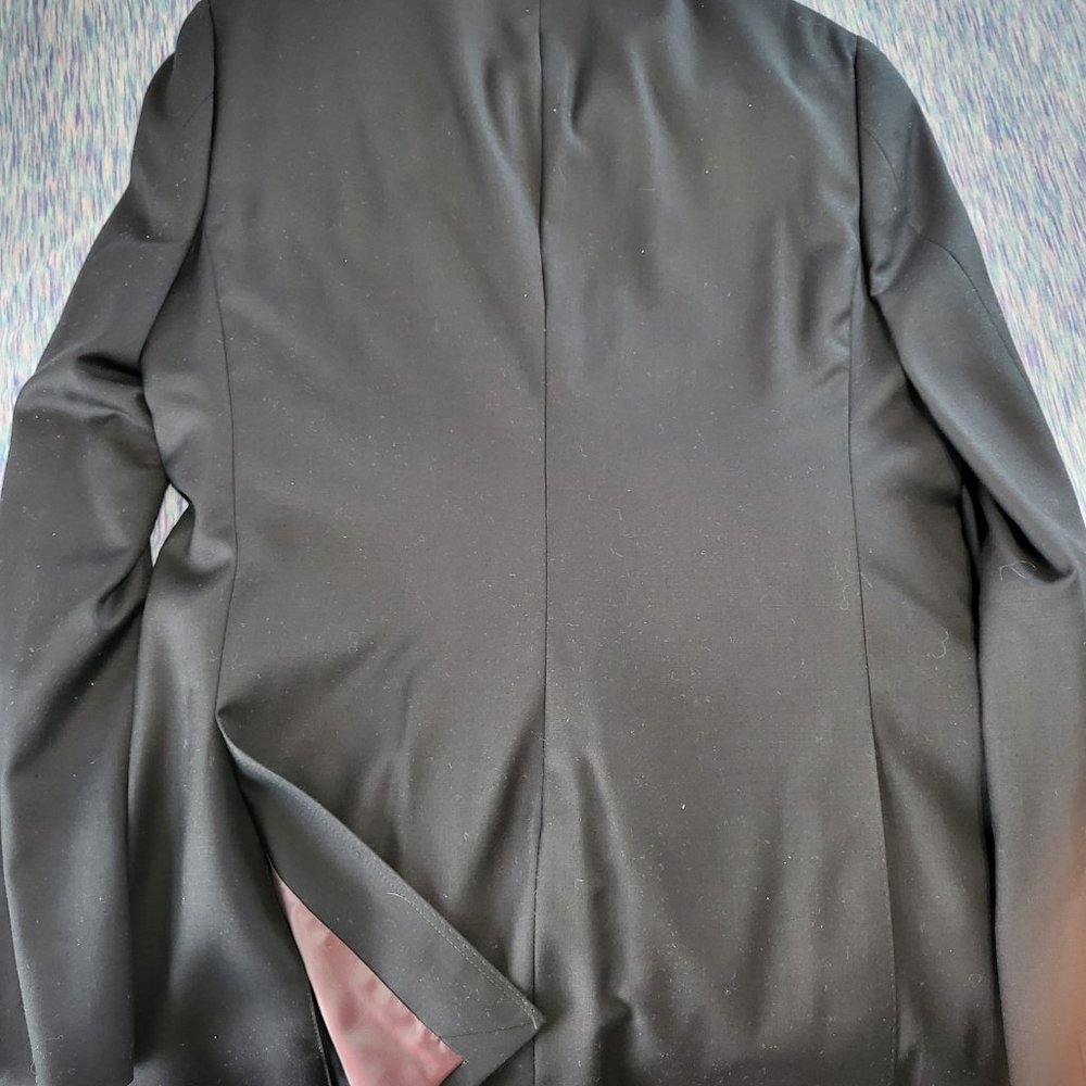 Suit - Picture 3 of 6